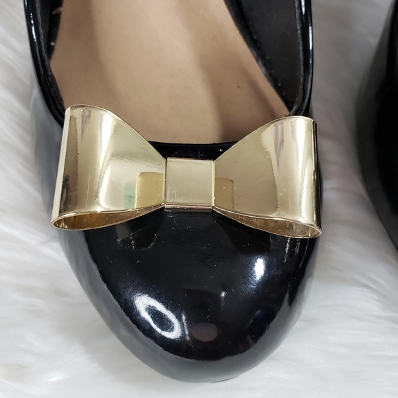 LC Patent Leather & Gold Metal Bow Heels - Picture 2 of 16